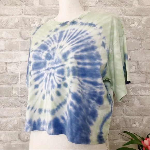 NWT DAYDREAMER 100% Cotton Green Iris Tie Dye Boxy Crop Tee Top Size Small - Picture 3 of 15
